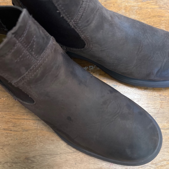 UGG Chelsea mens leather boots - Picture 2 of 4
